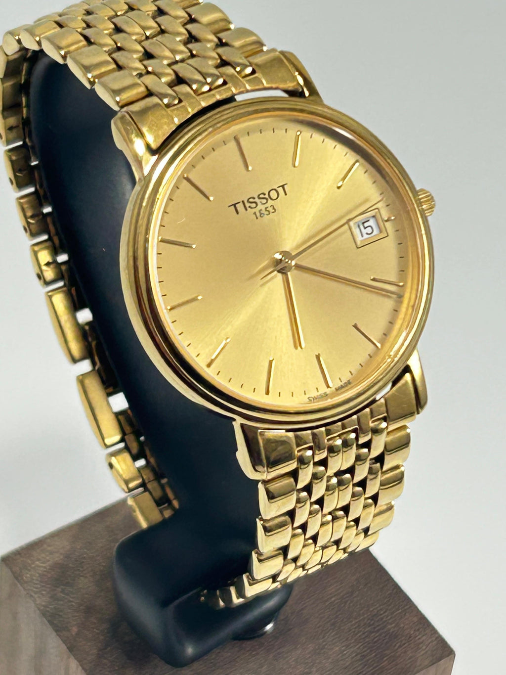 Tissot 1853 Classic Desire Men's Watch — Gold-Tone, Champagne Dial, Sapphire Crystal, Date