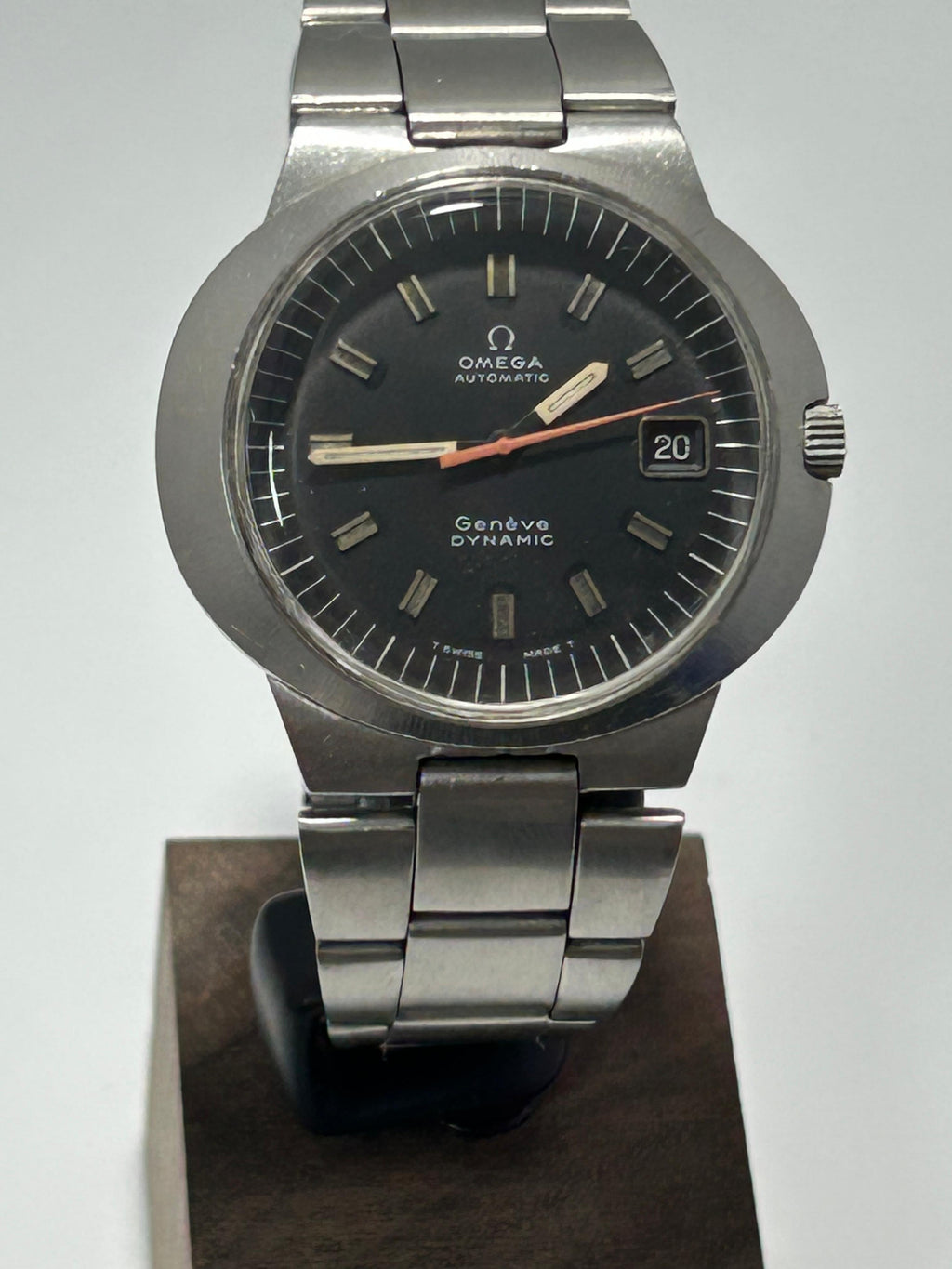 Omega Genève Dynamic Vintage Men's Watch