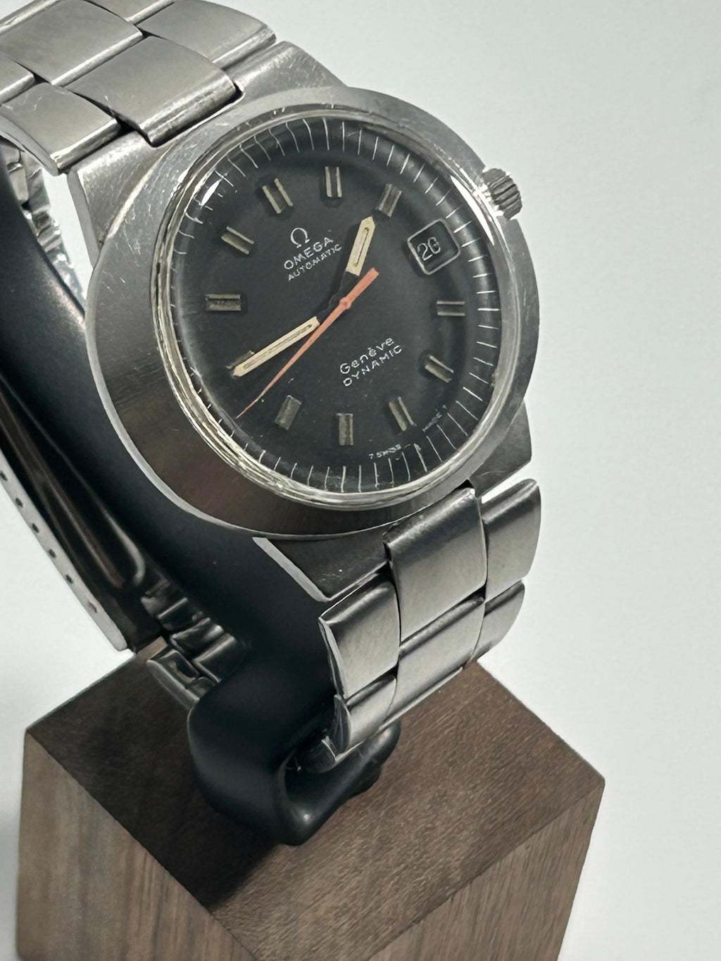 Omega Genève Dynamic Vintage Men's Watch