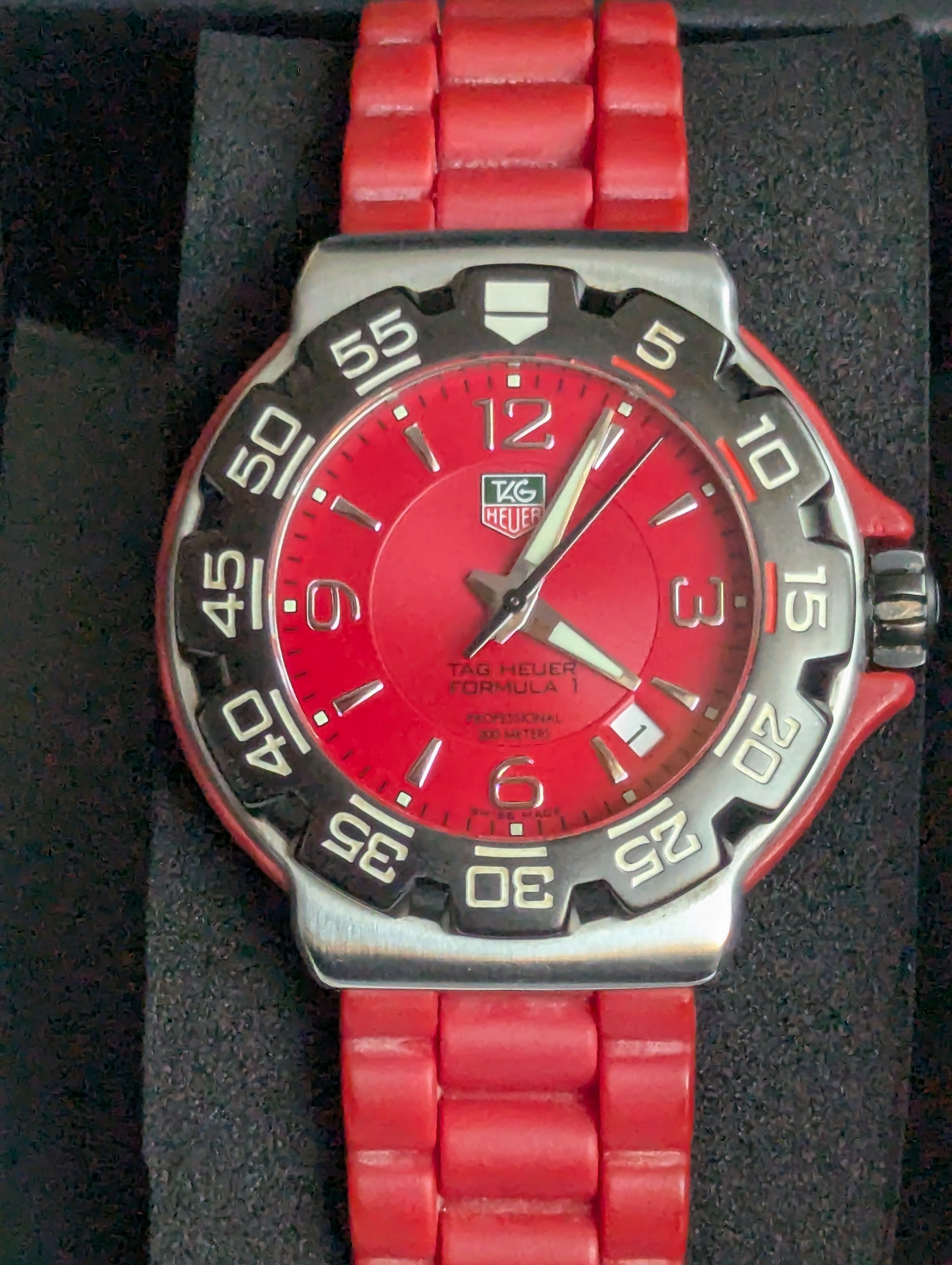 TAG Heuer Formula 1 WAC1113-0 Red Dial Quartz Watch