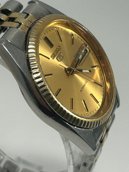 Vintage Seiko 5 Automatic – Gold Dial, Fluted Bezel