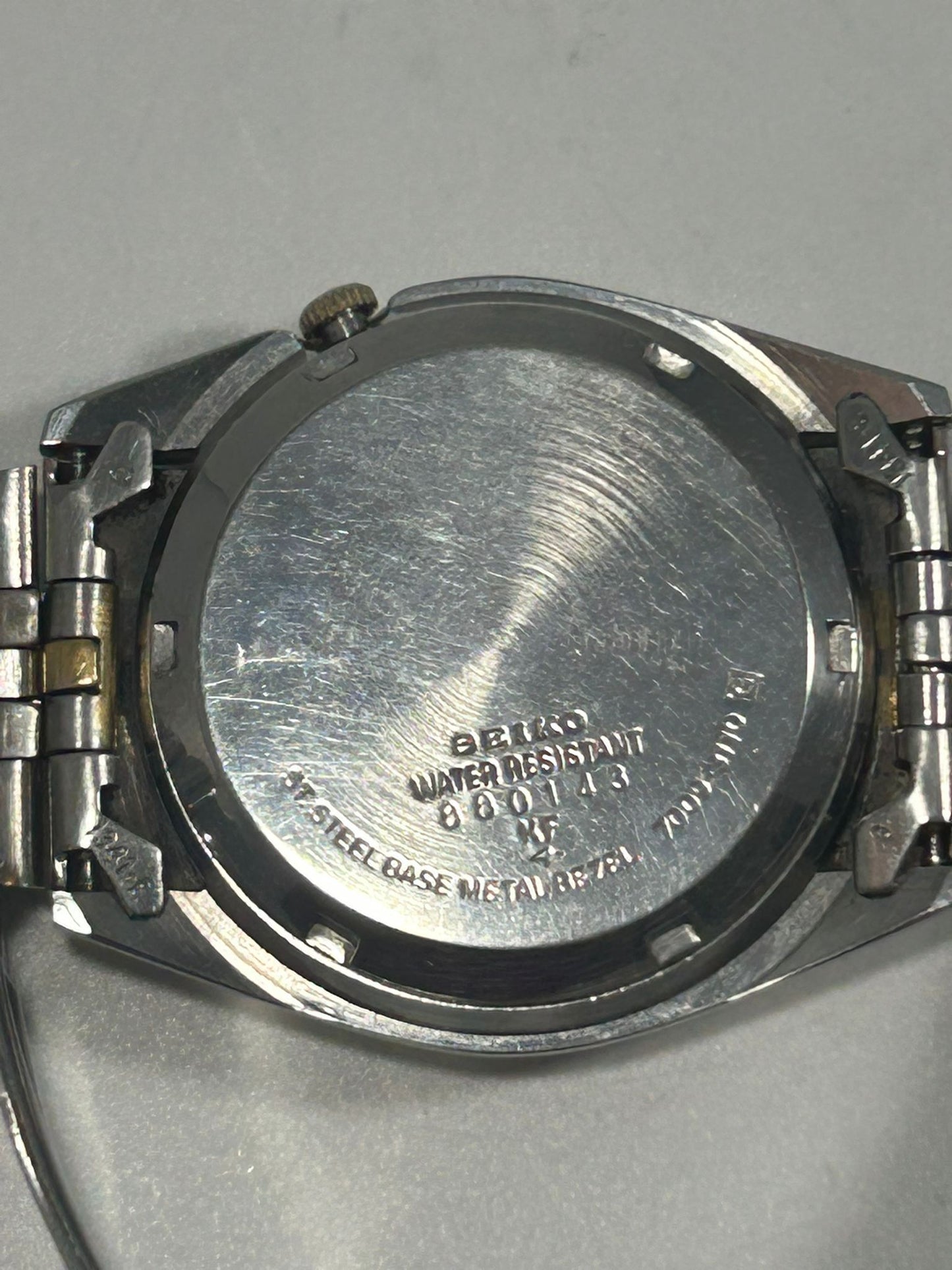 Vintage Seiko 5 Automatic – Gold Dial, Fluted Bezel