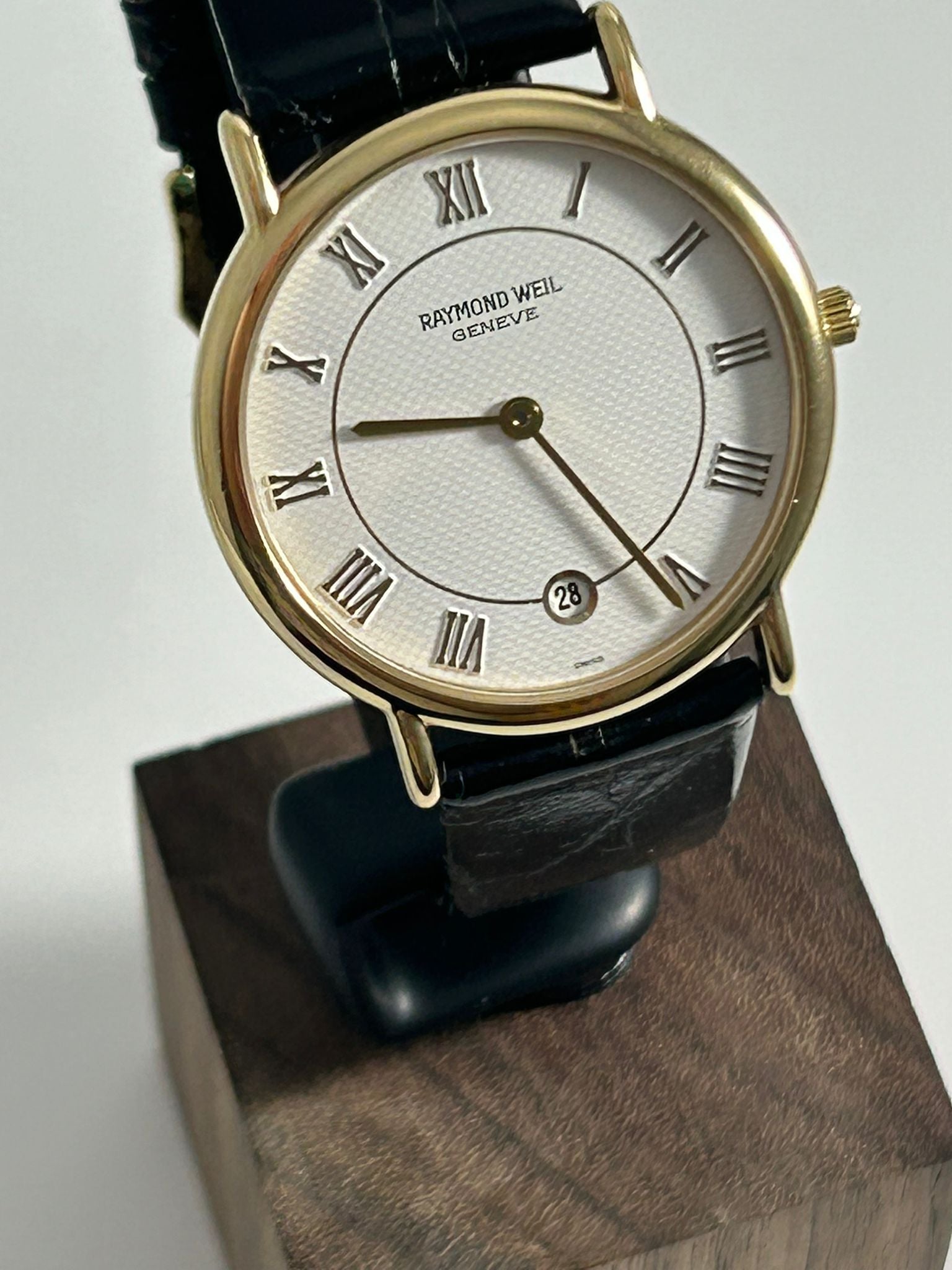 Vintage Raymond Weil Geneve 9142 Men’s Watch - Gold Plated, 32mm, White Dial Roman, Date, Boxed