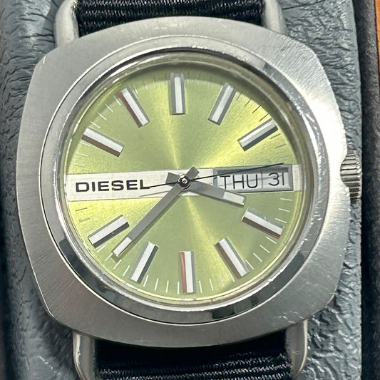 Diesel DZ-5098 Vintage Men’s Watch – Green Sunburst Dial, Stainless Steel Case, 36mm