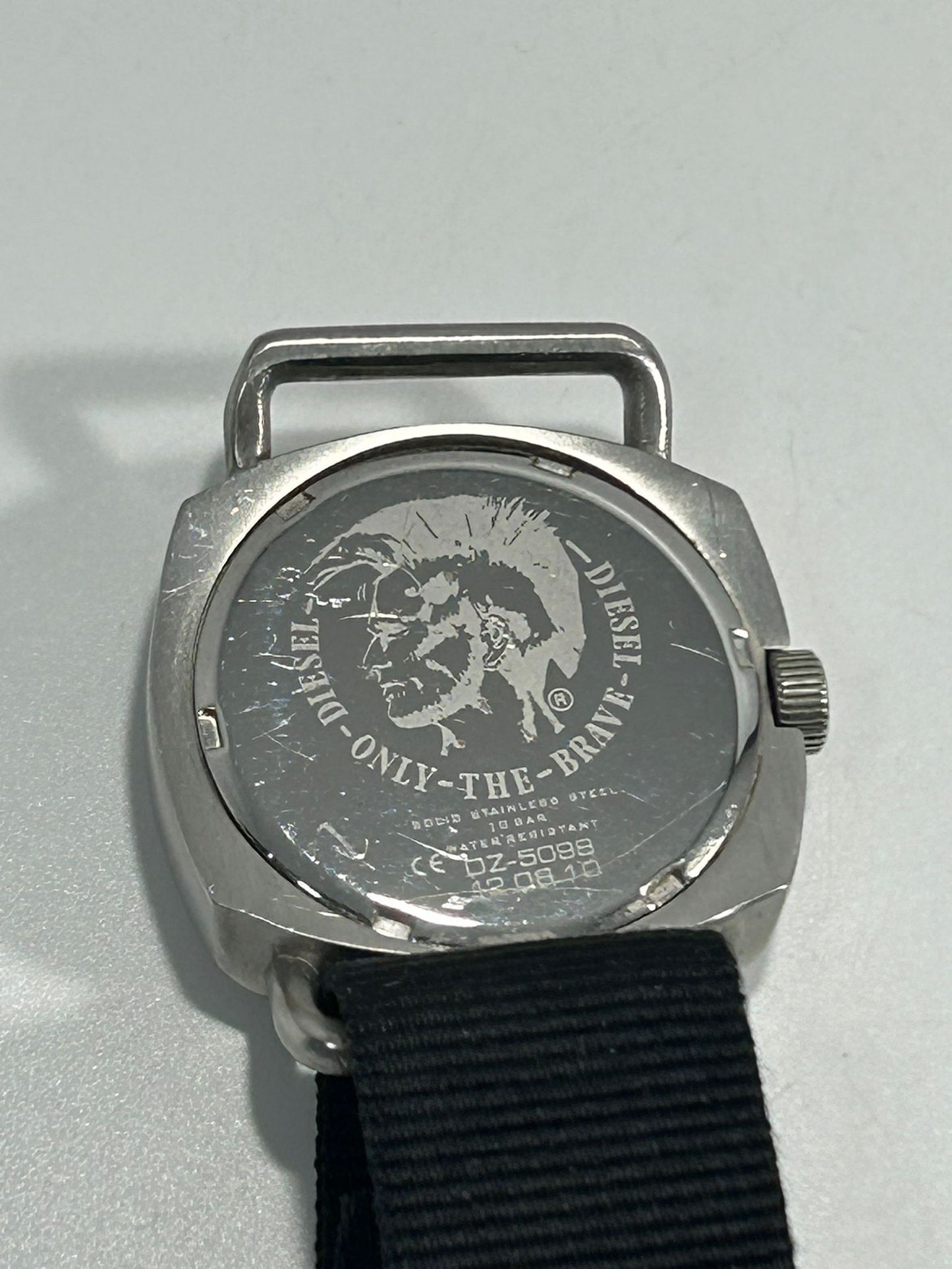 Diesel DZ-5098 Vintage Men’s Watch – Green Sunburst Dial, Stainless Steel Case, 36mm