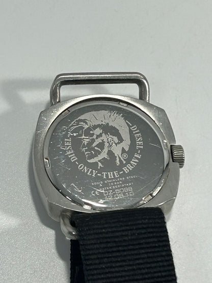 Diesel DZ-5098 Vintage Men’s Watch – Green Sunburst Dial, Stainless Steel Case, 36mm