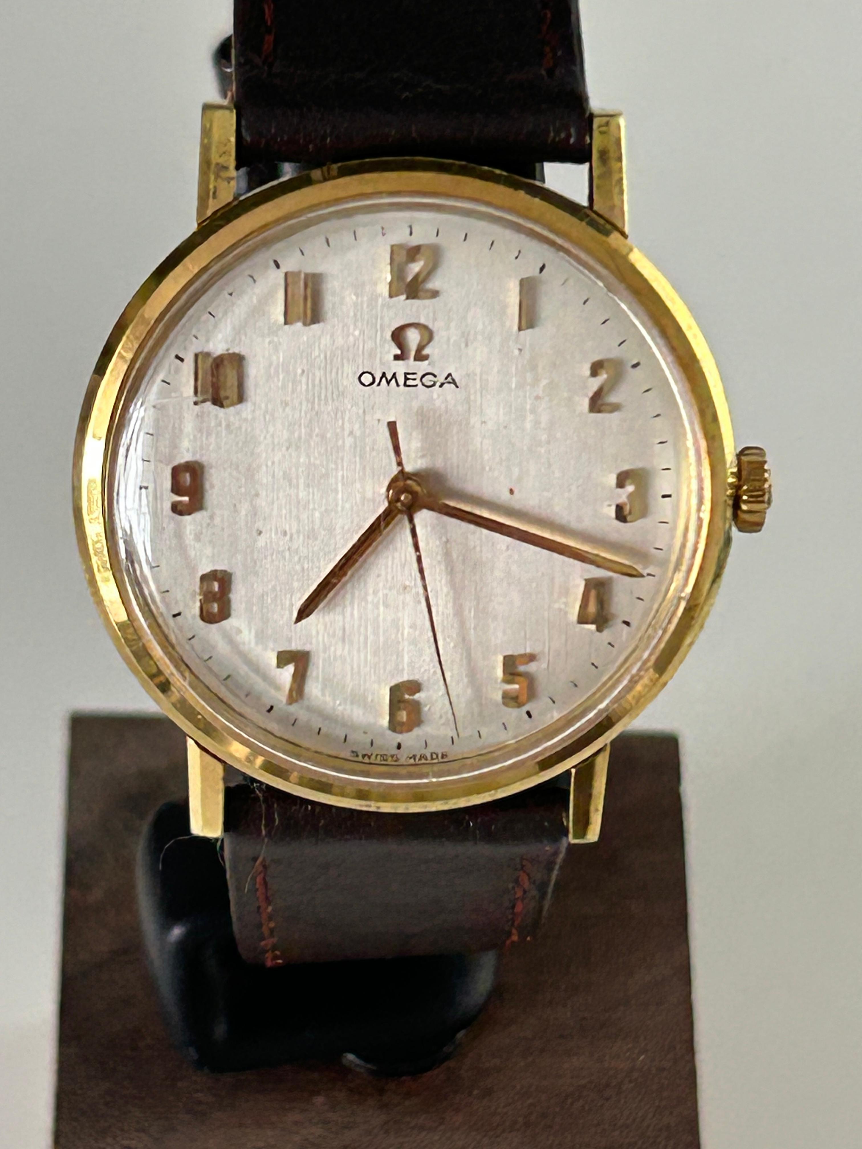 Omega Genève "Fishscale" Dial Vintage Men's Watch