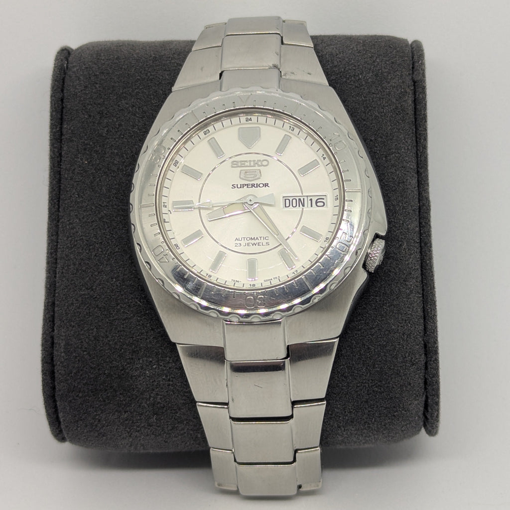 Seiko 5 Superior