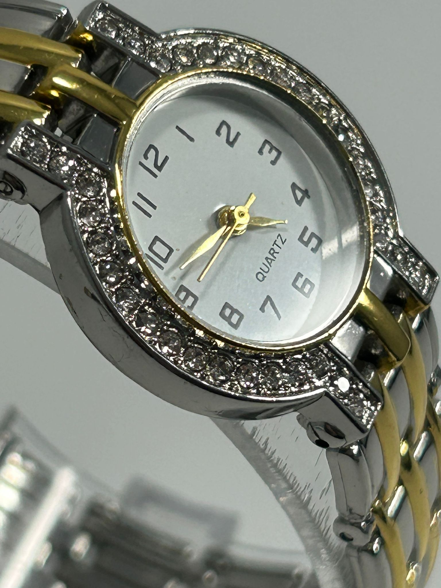 Vintage Ladies Two-Tone Quartz Watch – Gemstone Bezel, Stainless Steel Bracelet