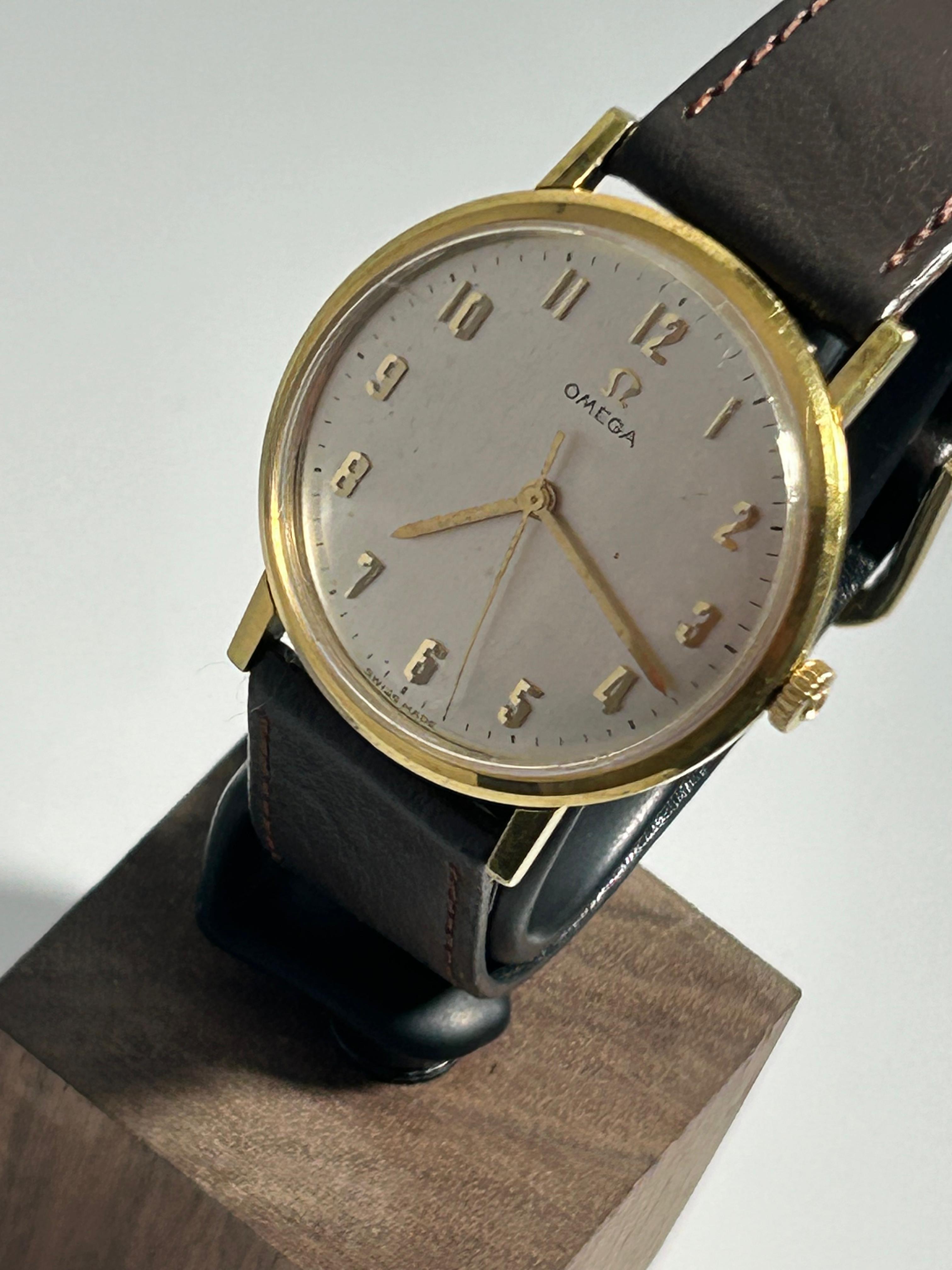 Omega Genève "Fishscale" Dial Vintage Men's Watch